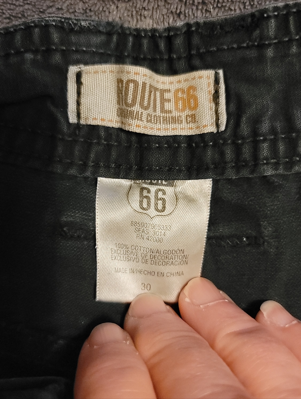 Route 66 Black Waistband Cargo Shorts. Size 30 - Picture 2 of 7